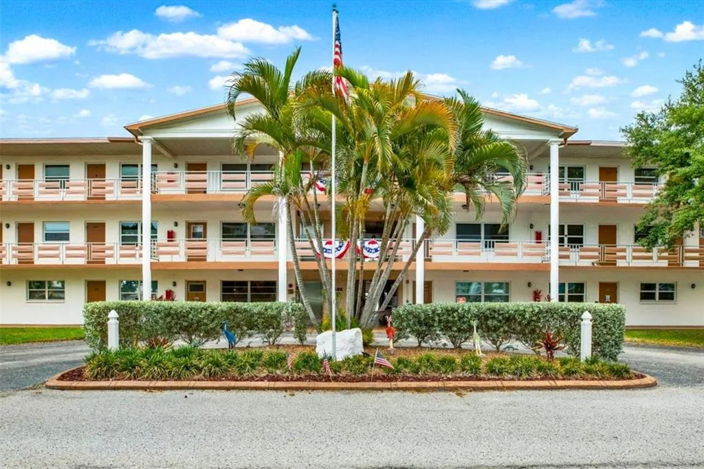 6015 19TH STREET N # 302, ST PETERSBURG, FL 33714