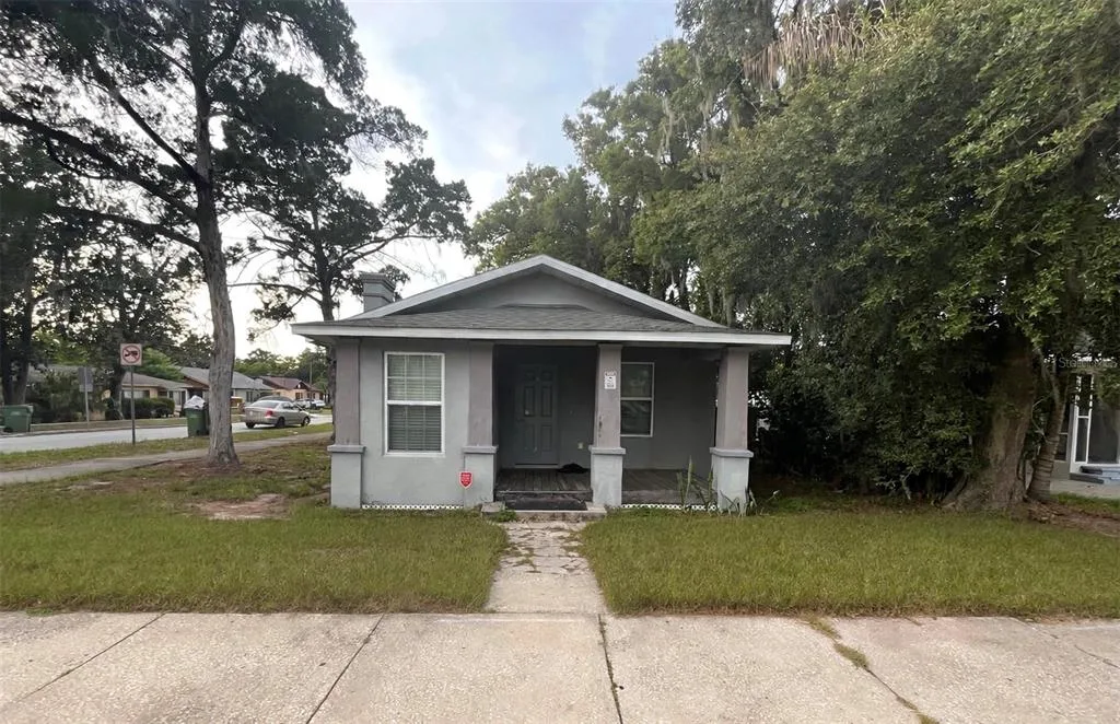 1712 W MAIN STREET, LEESBURG, FL 34748