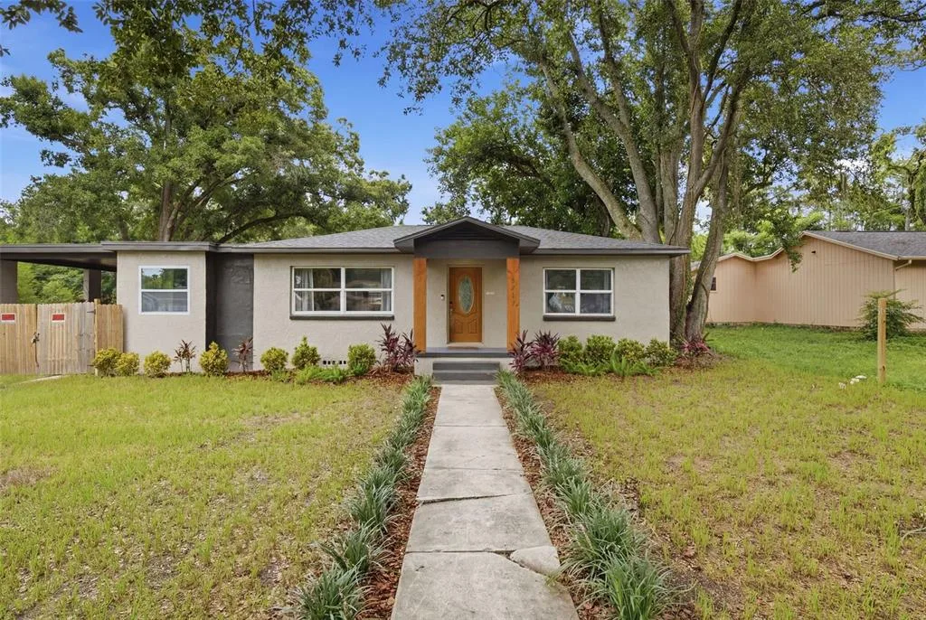 8719 N TEMPLE AVENUE, TAMPA, FL 33617