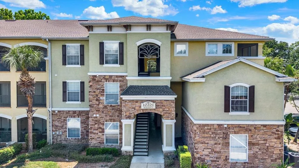 10201 COURTNEY PALMS BOULEVARD # 304, TAMPA, FL 33619