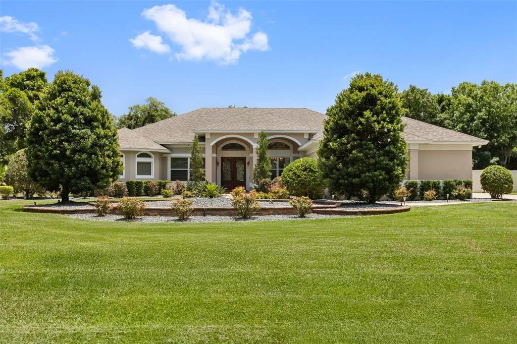 15900 ACORN CIRCLE, TAVARES, FL 32778
