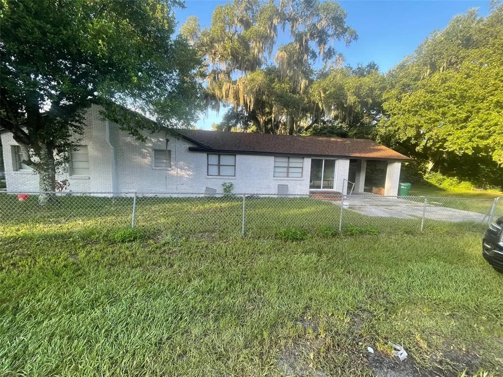 401 MARTIN LUTHER KING JR AVENUE, WILDWOOD, FL 34785