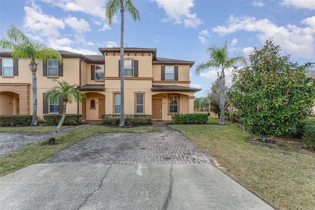 2153 CALABRIA AVENUE, DAVENPORT, FL 33897