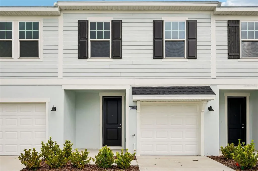 6848 HOLCOMBE DOWN DRIVE, ZEPHYRHILLS, FL 33541