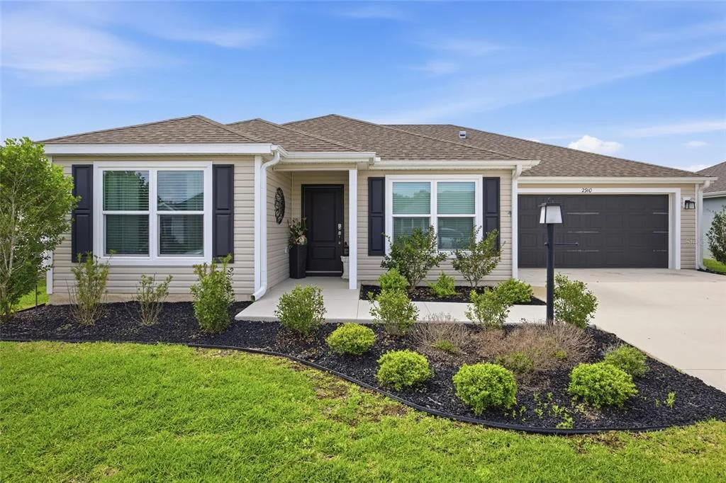 2910 MONUMENT WAY, THE VILLAGES, FL 32163
