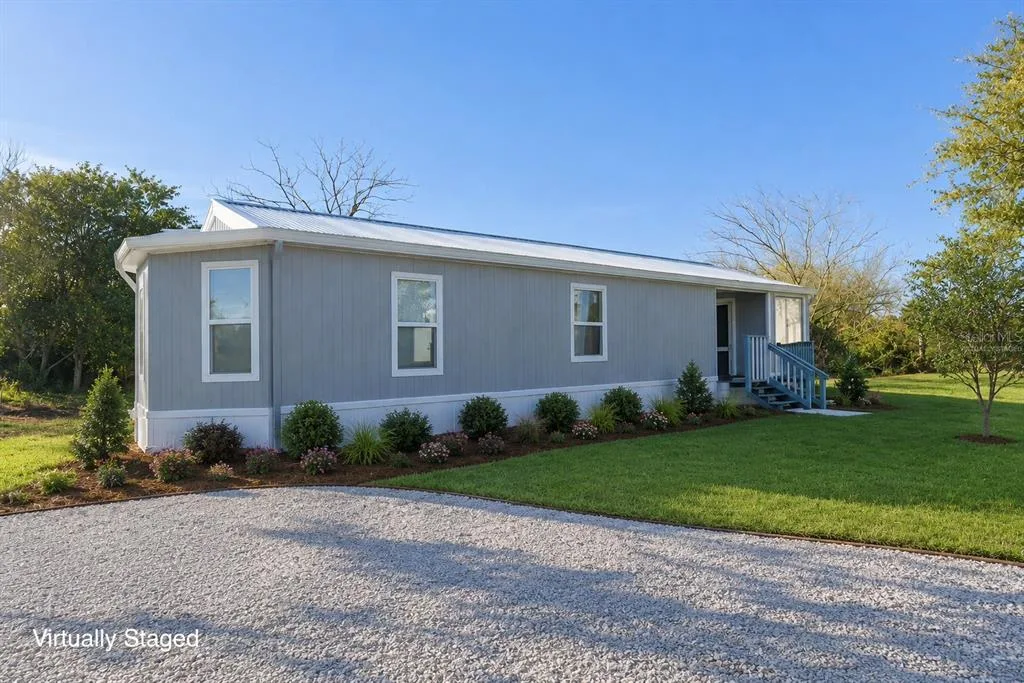 702 W HILLSBORO STREET, PLANT CITY, FL 33563