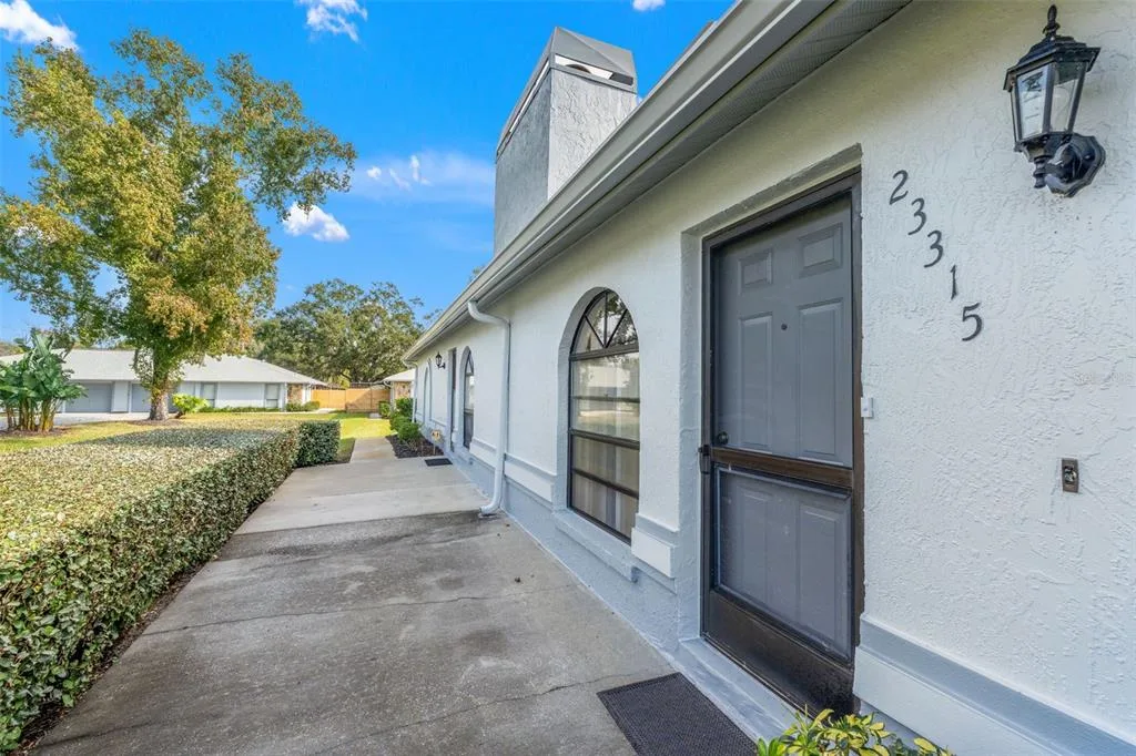 23315 CLUB VILLAS DRIVE, LAND O LAKES, FL 34639