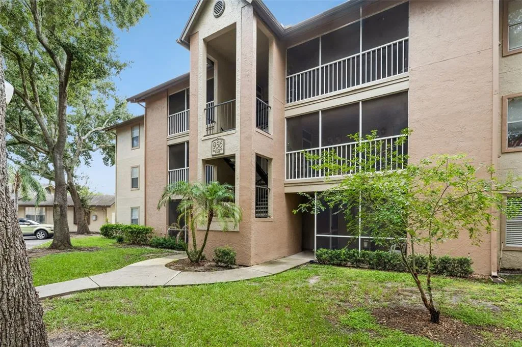 956 SALT POND PLACE # 204, ALTAMONTE SPRINGS, FL 32714