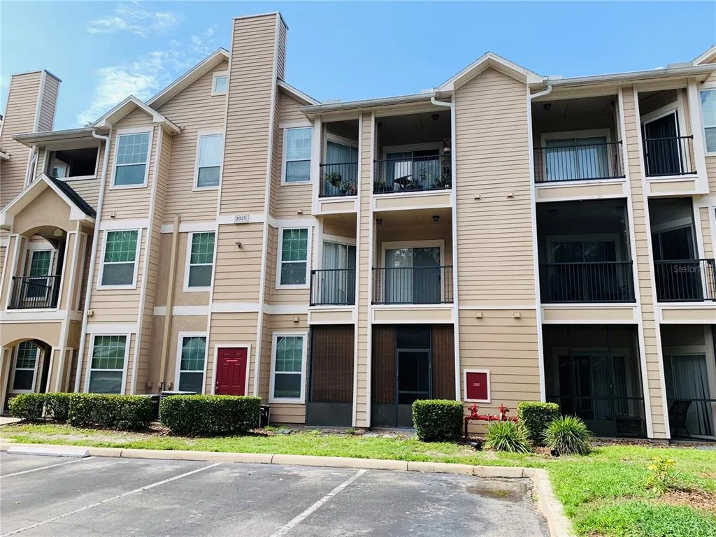 2025 ERVING CIRCLE # 104, OCOEE, FL 34761