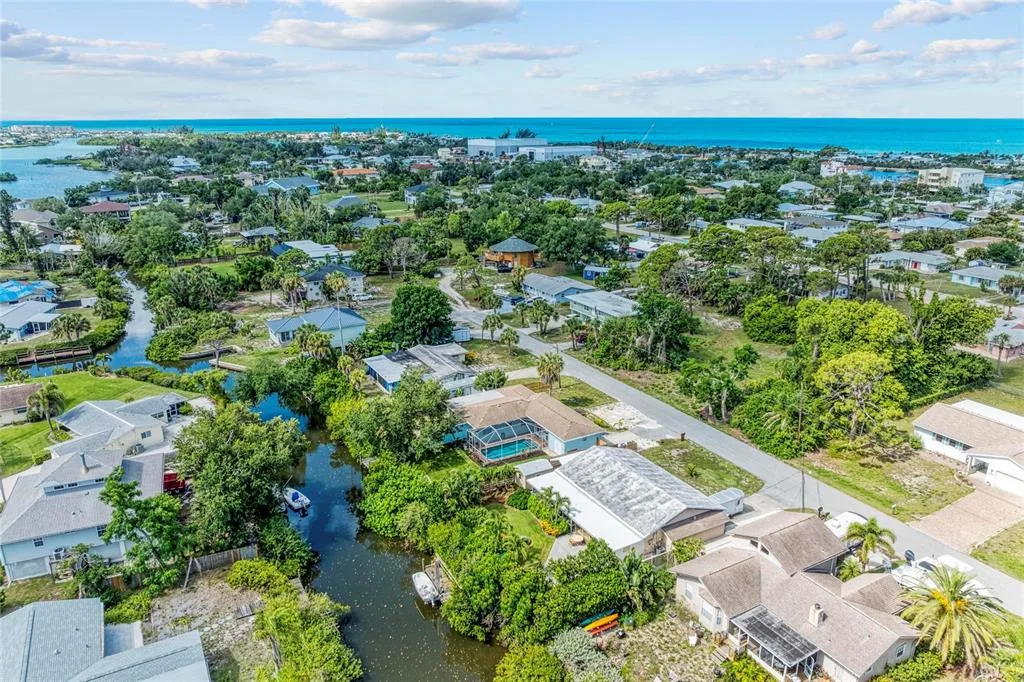312 WINFIELD WAY, NOKOMIS, FL 34275