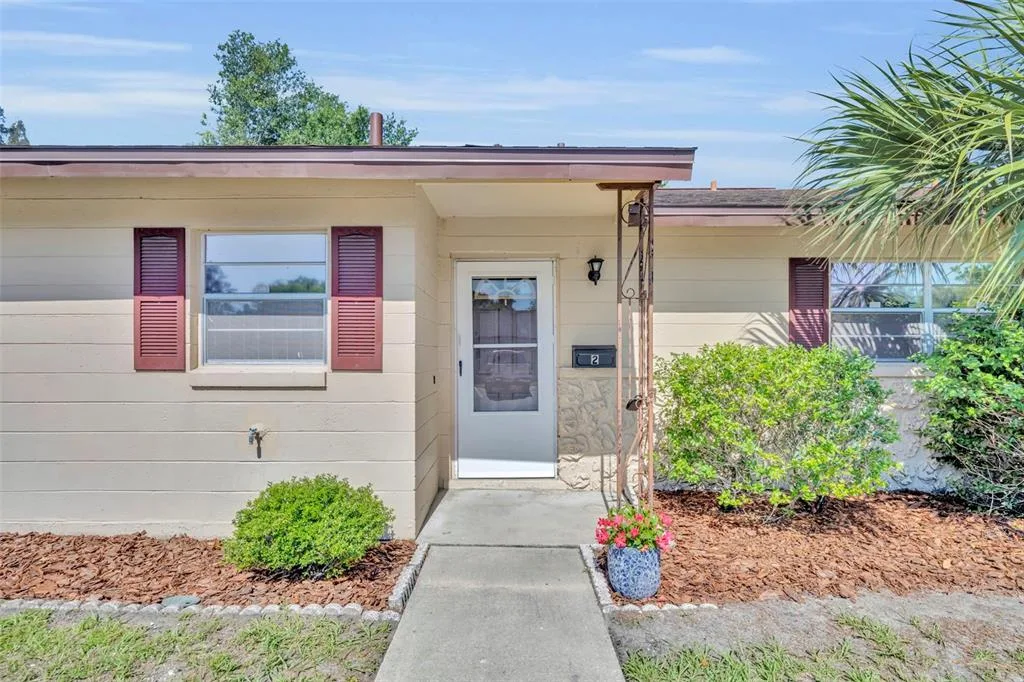 2 VILLA VILLAR COURT # 20, DELAND, FL 32724
