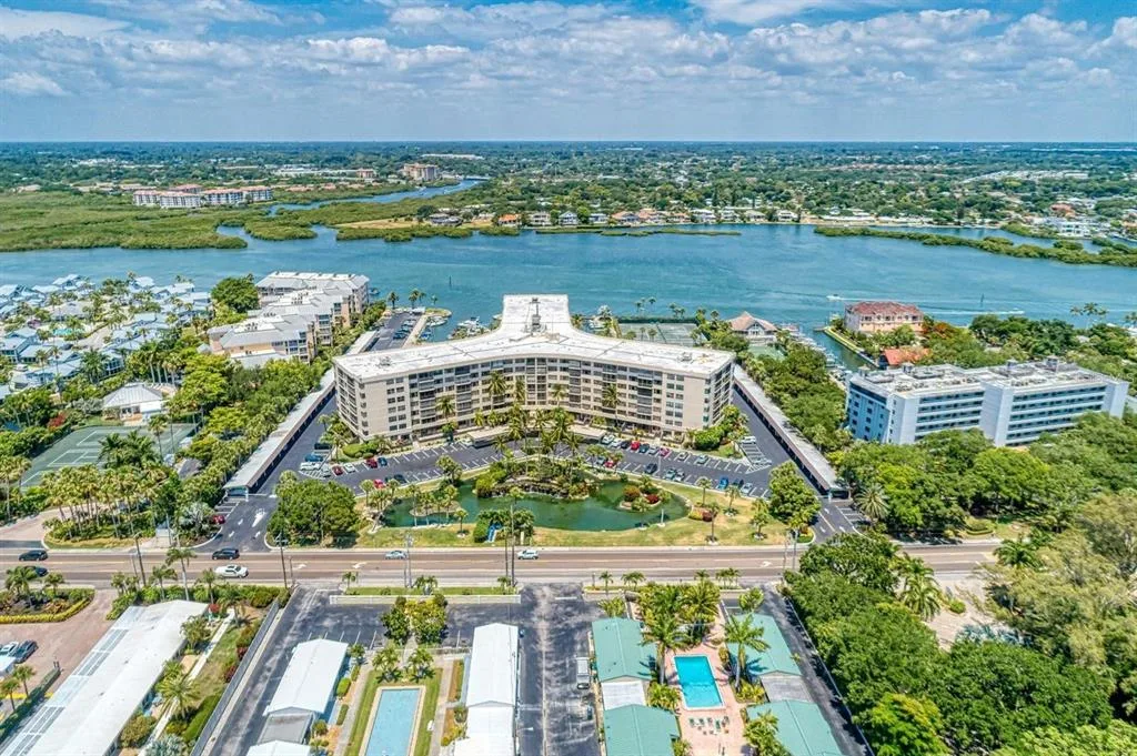 5855 MIDNIGHT PASS ROAD # 333, SARASOTA, FL 34242