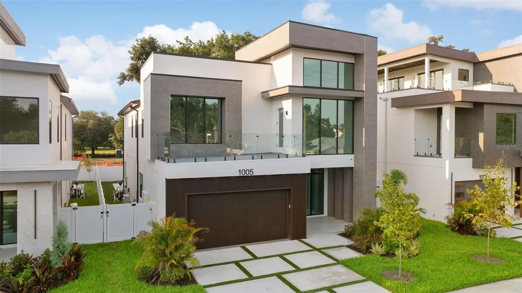 1005 W BRADDOCK STREET, TAMPA, FL 33603