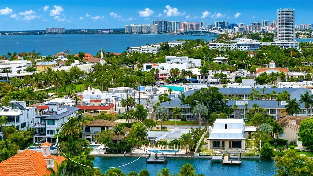 541 S WASHINGTON DRIVE, SARASOTA, FL 34236