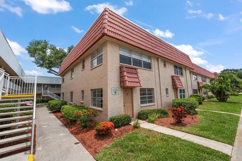 10037 62ND TERRACE N # 1, ST PETERSBURG, FL 33708