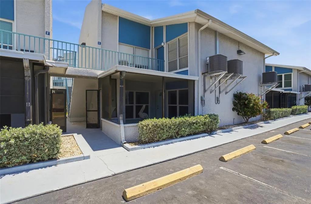 155 MEDALLION BOULEVARD # E, MADEIRA BEACH, FL 33708