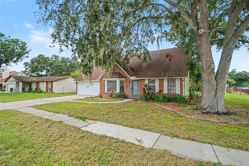 736 SANDY CREEK DRIVE, BRANDON, FL 33511