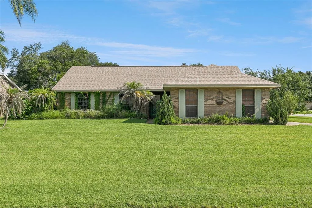 4 BASS LAKE DRIVE, DEBARY, FL 32713