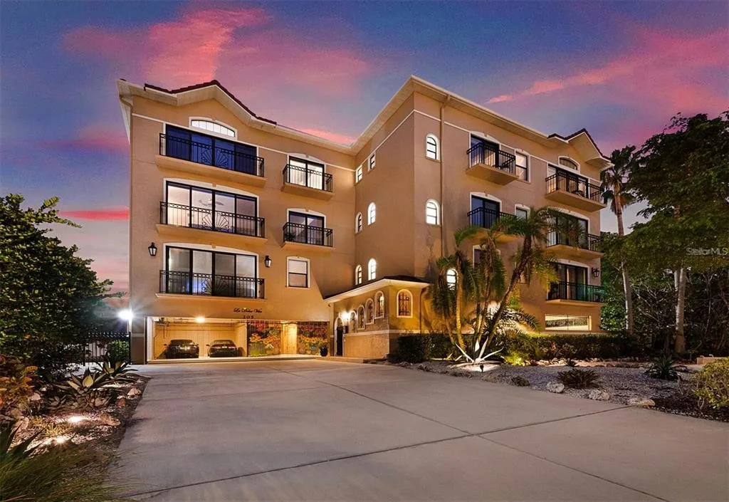 205 GOLDEN GATE POINT # 401, SARASOTA, FL 34236