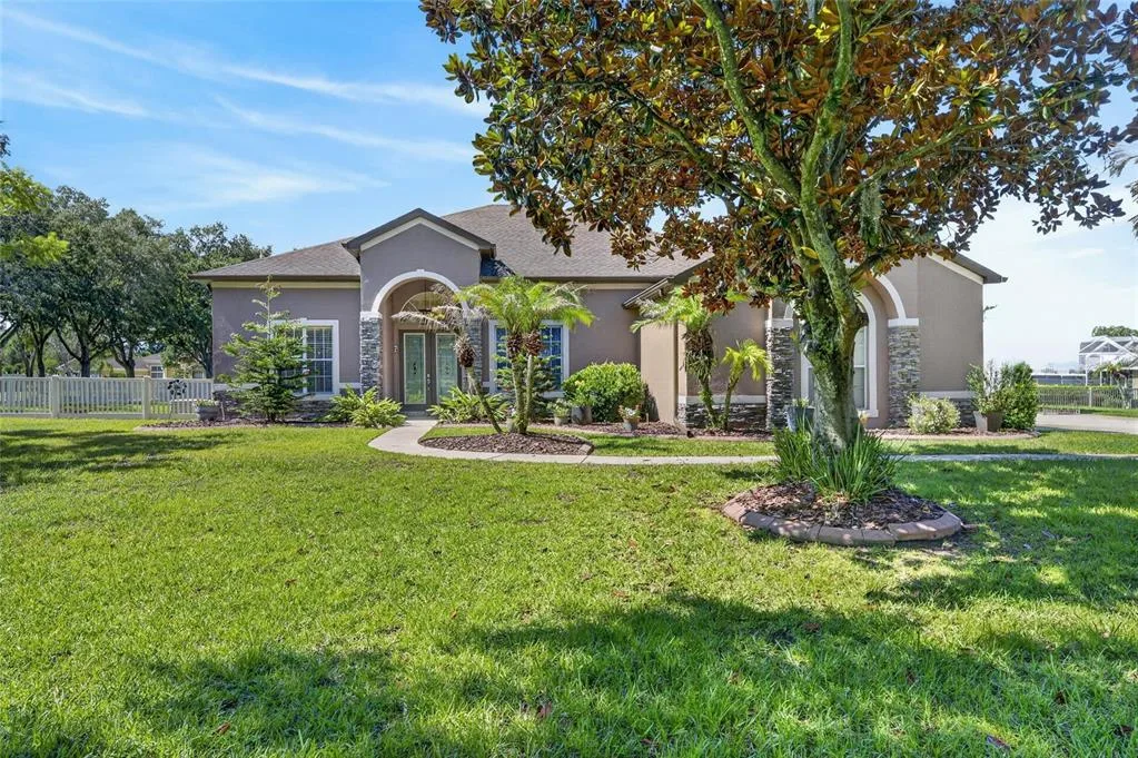 209 FOREST BREEZE AVENUE, BRANDON, FL 33511