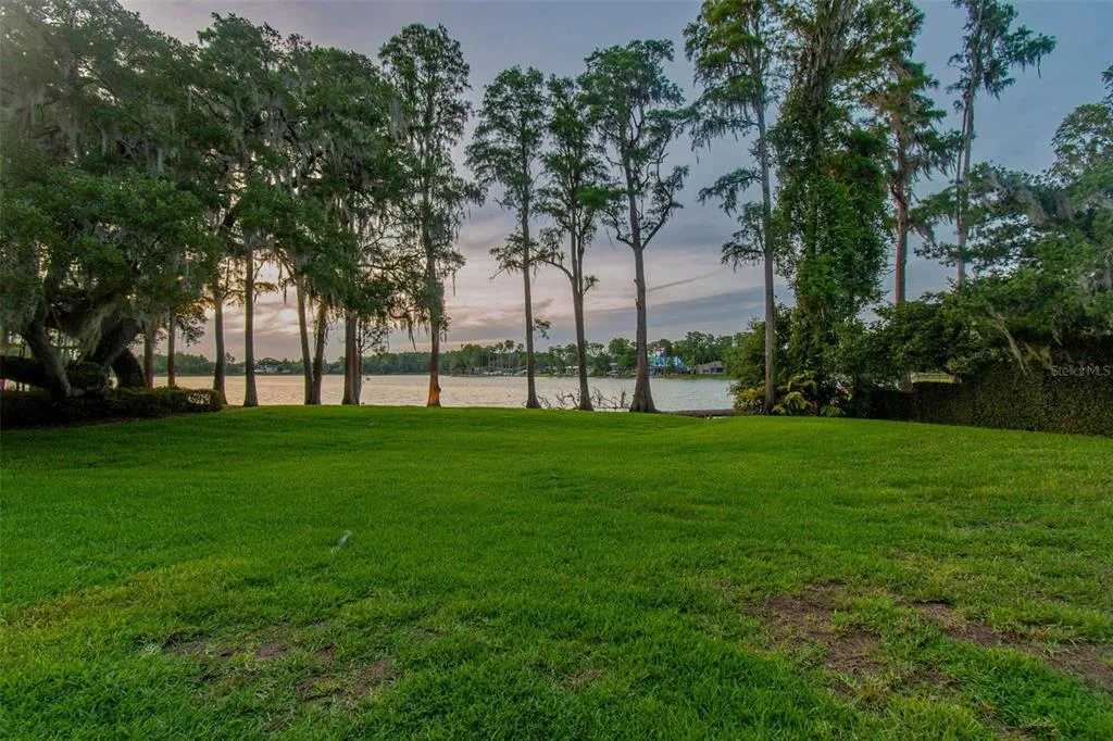 3133 LAKE ELLEN DRIVE, TAMPA, FL 33618