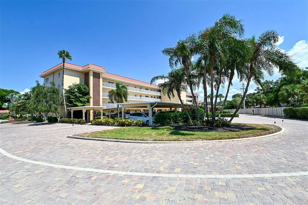 1215 S PORTOFINO DRIVE # 202, SARASOTA, FL 34242