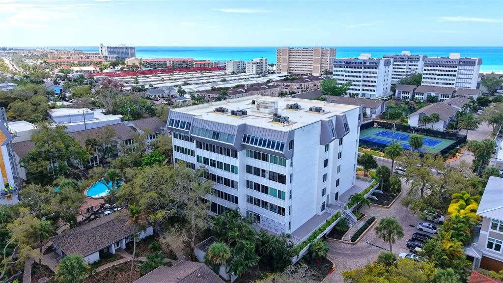 1200 EAST PEPPERTREE LANE # 302, SARASOTA, FL 34242