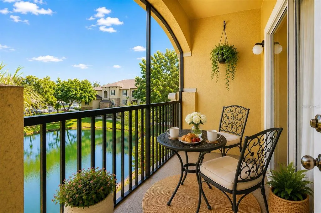 10211 COURTNEY PALMS # 303, TAMPA, FL 33619