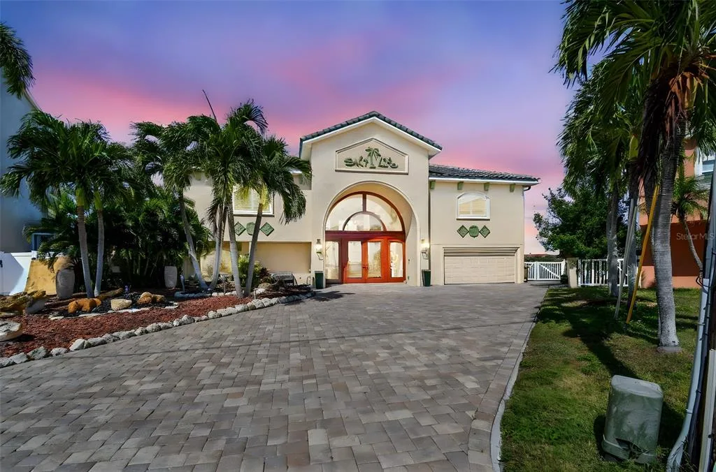 582 JOHNS PASS AVENUE, MADEIRA BEACH, FL 33708