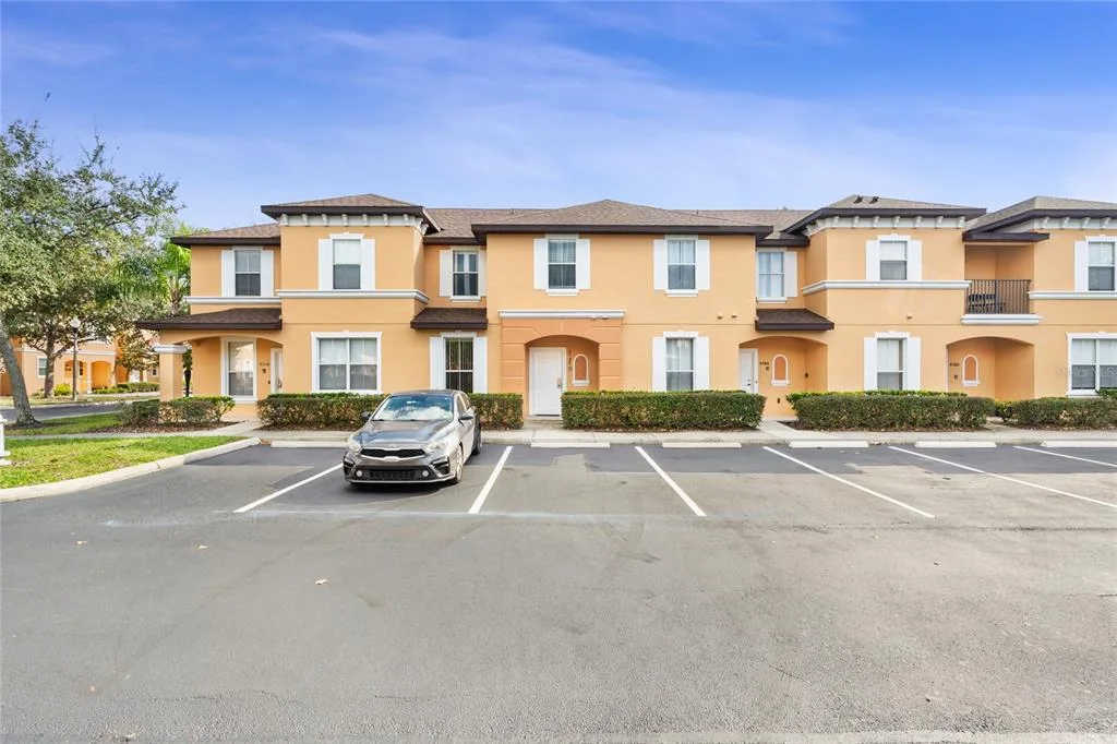 5702 DELOREAN DRIVE, KISSIMMEE, FL 34746