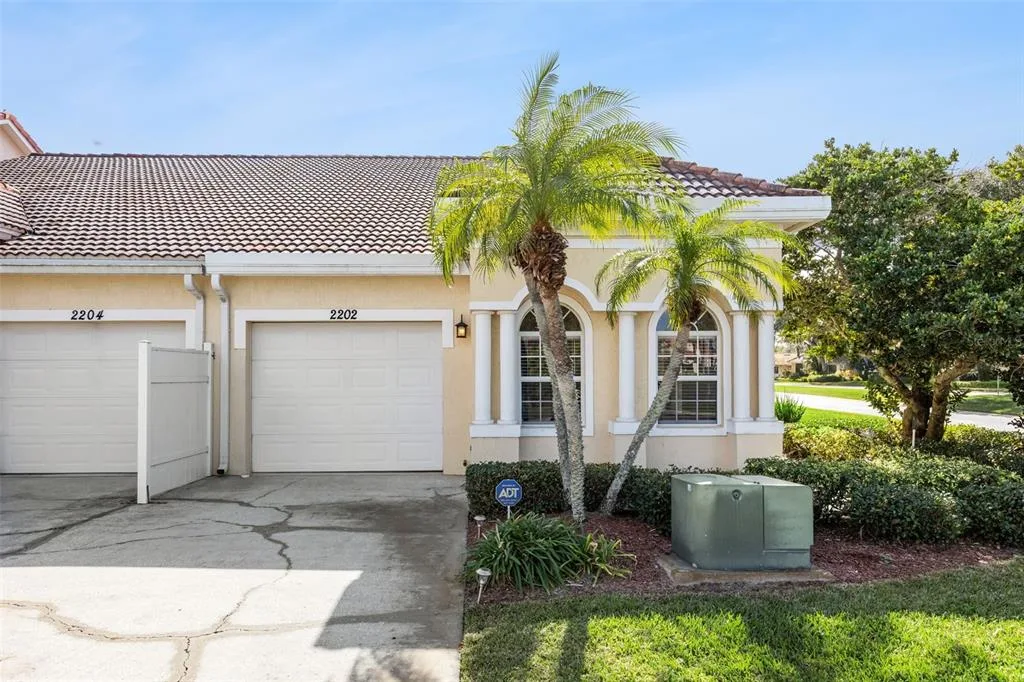 2202 GARDEN LAKE DRIVE, WINTER HAVEN, FL 33884