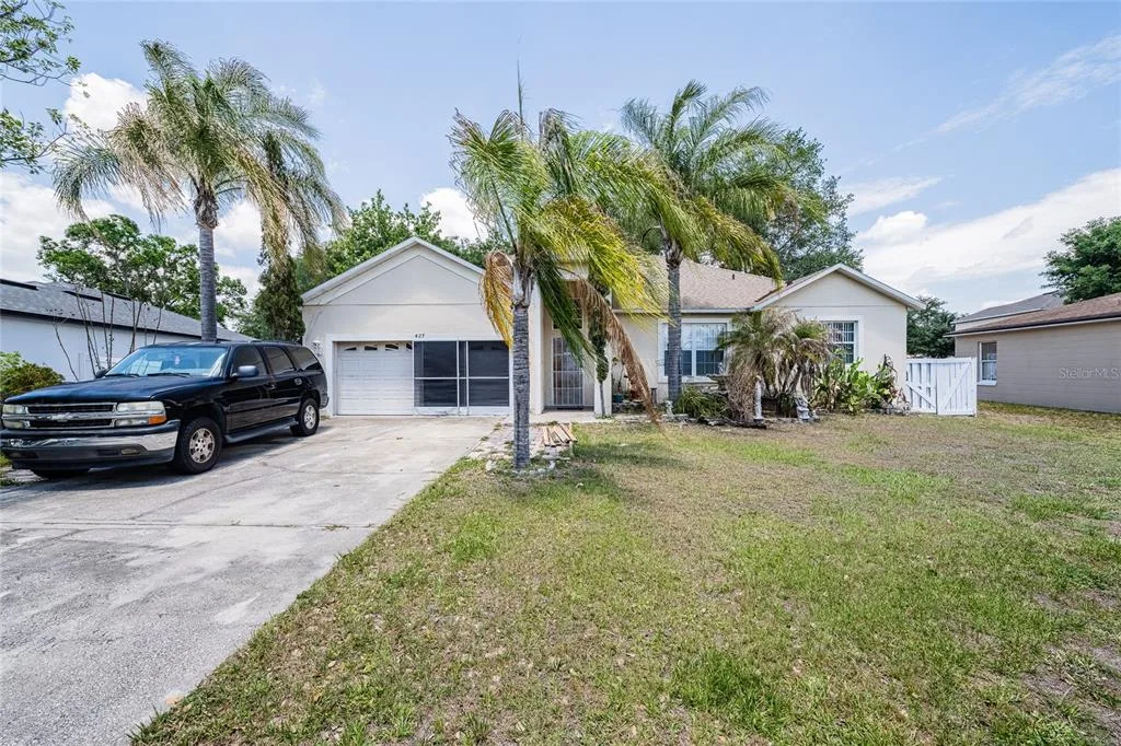 427 LARK COURT, KISSIMMEE, FL 34759