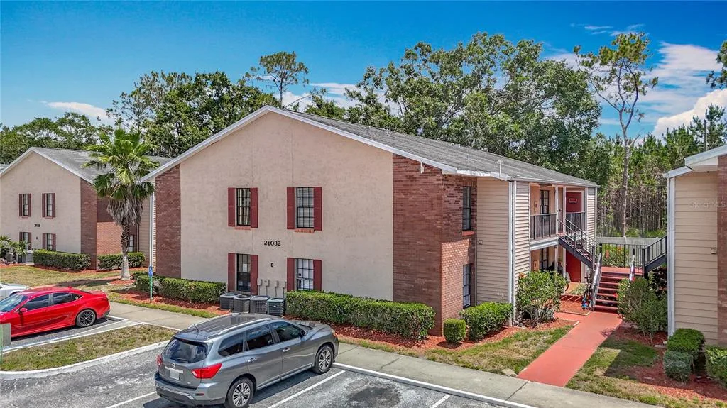 21032 VOYAGER BLVD # 8, LAND O LAKES, FL 34638