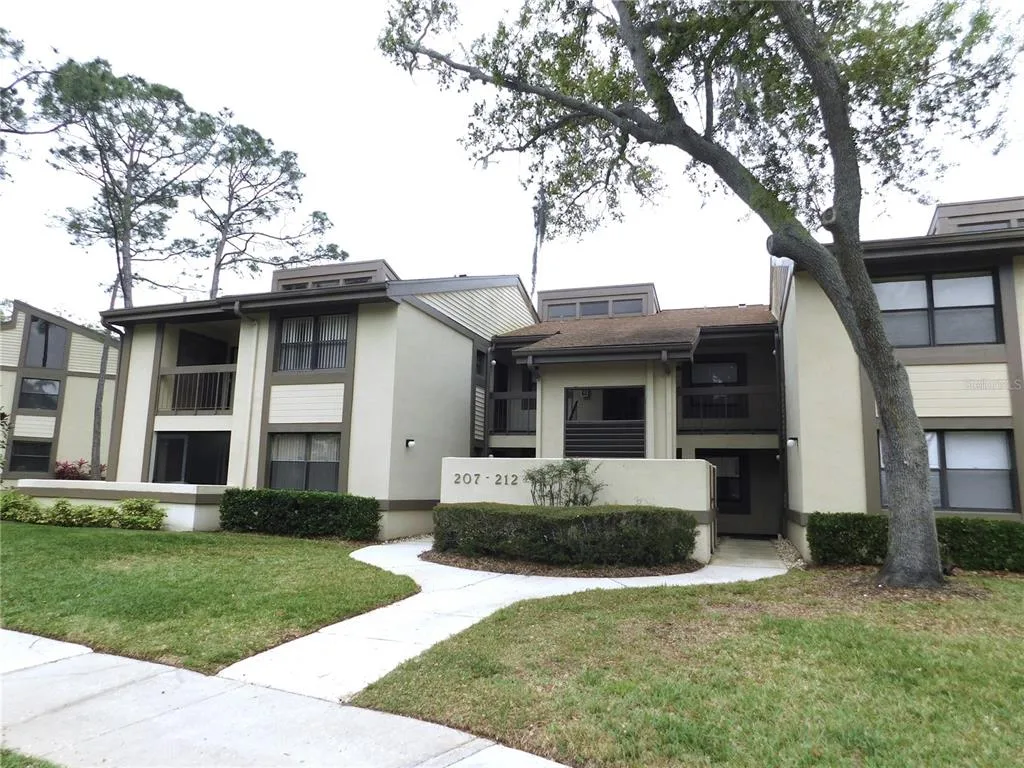 207 WOODLAKE WYNDE # 207, OLDSMAR, FL 34677