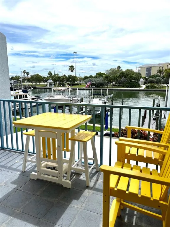 315 MEDALLION BOULEVARD # H, MADEIRA BEACH, FL 33708