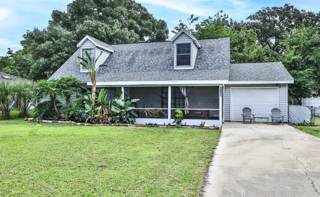 2021 UMBRELLA TREE DRIVE, EDGEWATER, FL 32141
