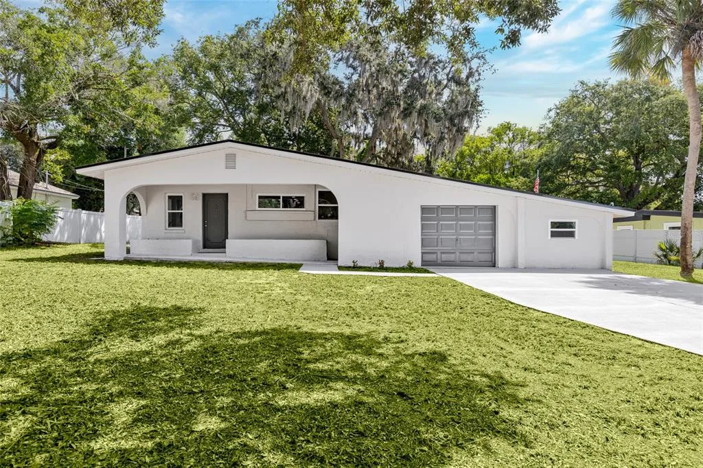 1375 LAKE DRIVE, CASSELBERRY, FL 32707