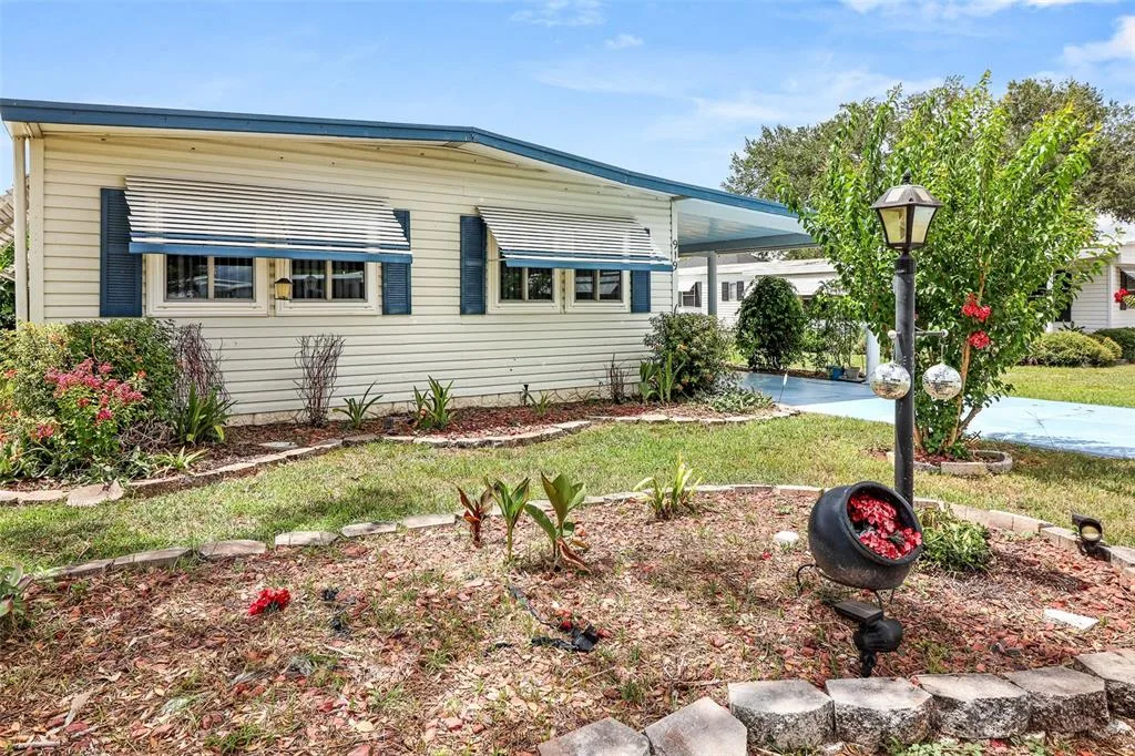 919 WEEPING WILLOW AVENUE, LADY LAKE, FL 32159
