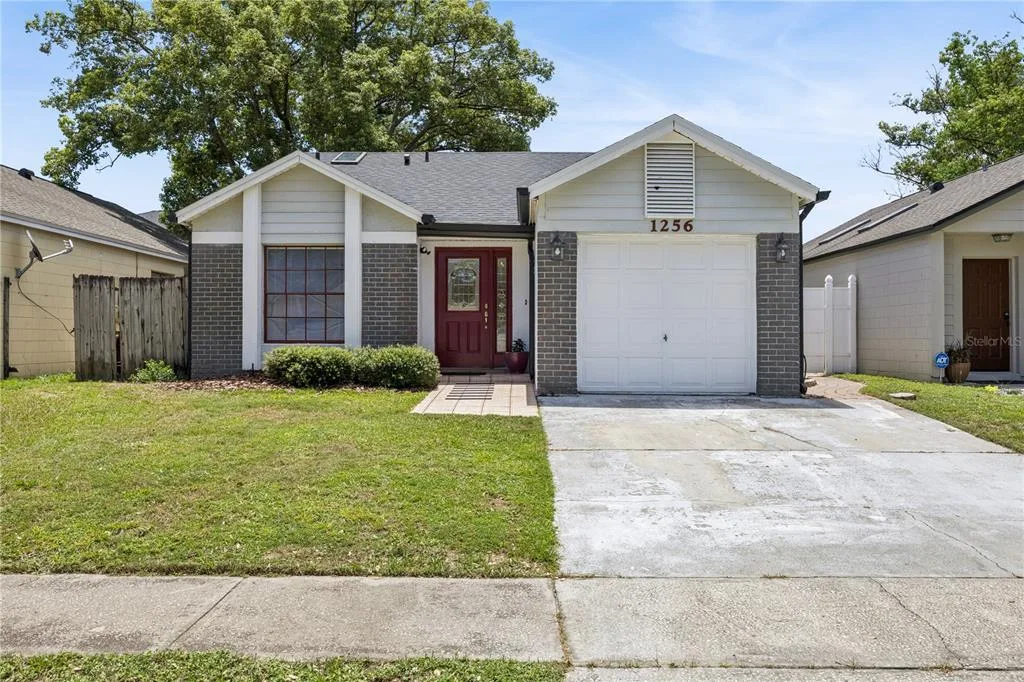 1256 PIN OAK DRIVE, APOPKA, FL 32703