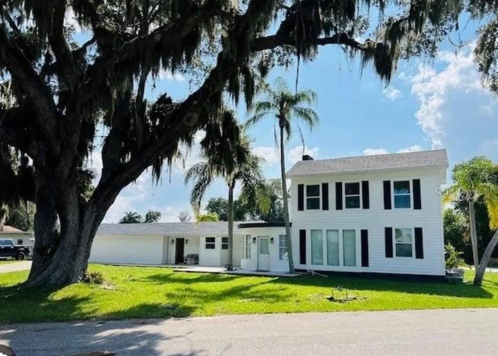 812 TROPICAL DRIVE, BRADENTON, FL 34208