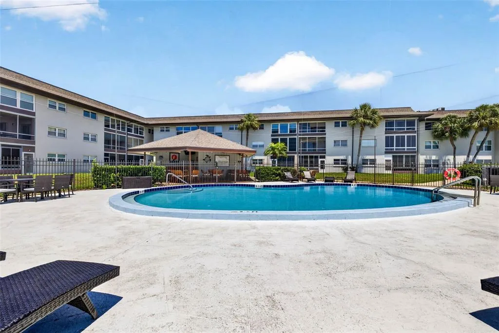 5197 SILENT LOOP # 124, NEW PORT RICHEY, FL 34652