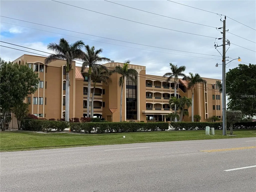 1601 PARK BEACH CIRCLE # 125/11, PUNTA GORDA, FL 33950