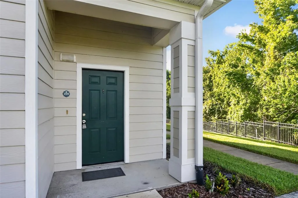 304 SOUTHERN PECAN CIRCLE # 208, WINTER GARDEN, FL 34787