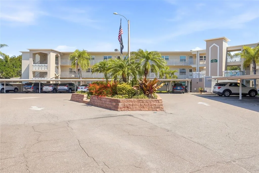 952 VIRGINIA STREET # 202, DUNEDIN, FL 34698