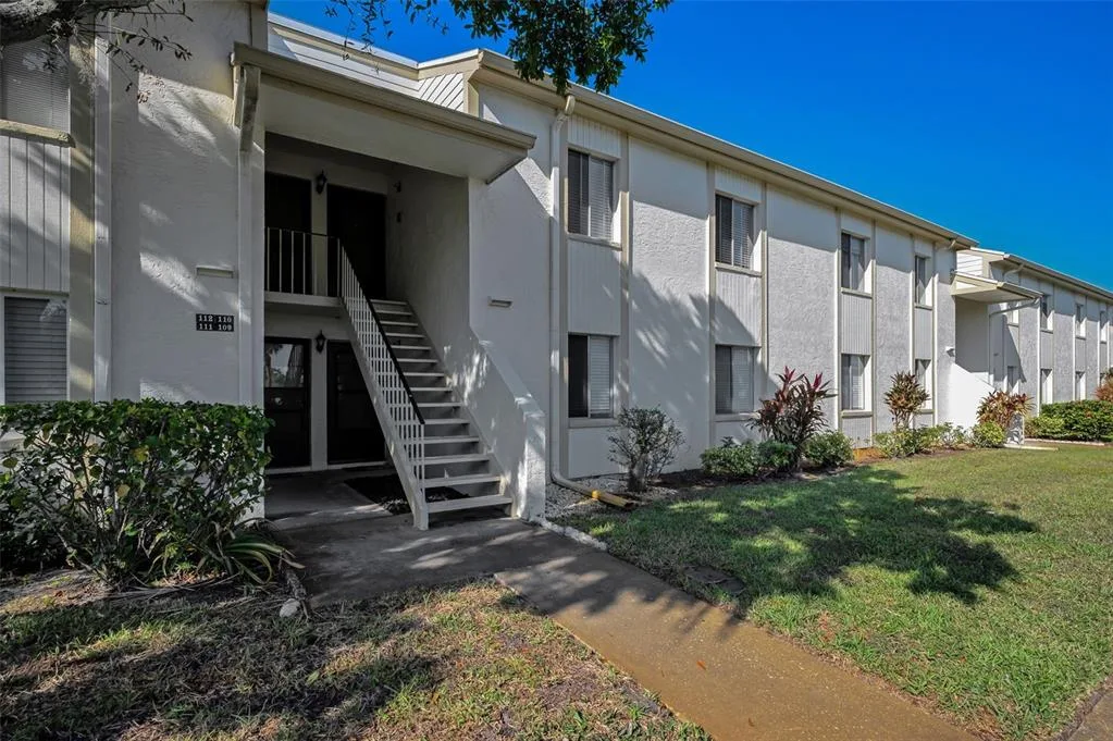 110 CYPRESS CT # 3-82, OLDSMAR, FL 34677