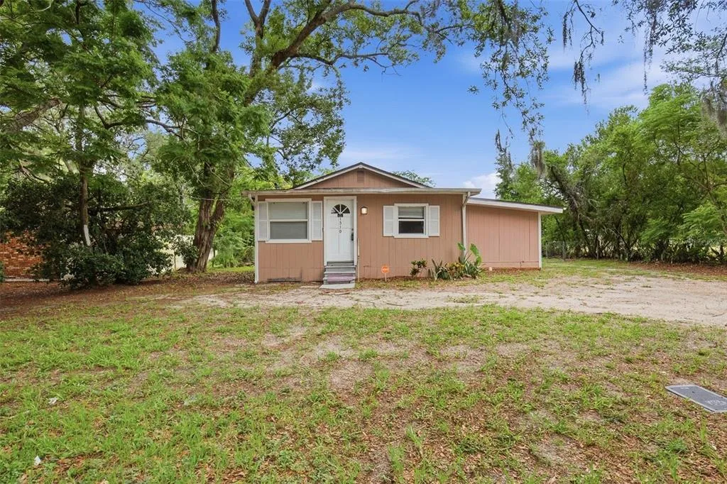 1510 E NAVAJO AVENUE, TAMPA, FL 33612