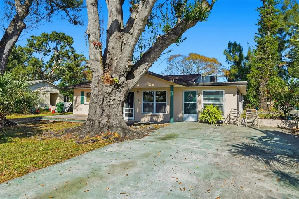 1619 SUPONIC AVENUE, SARASOTA, FL 34243