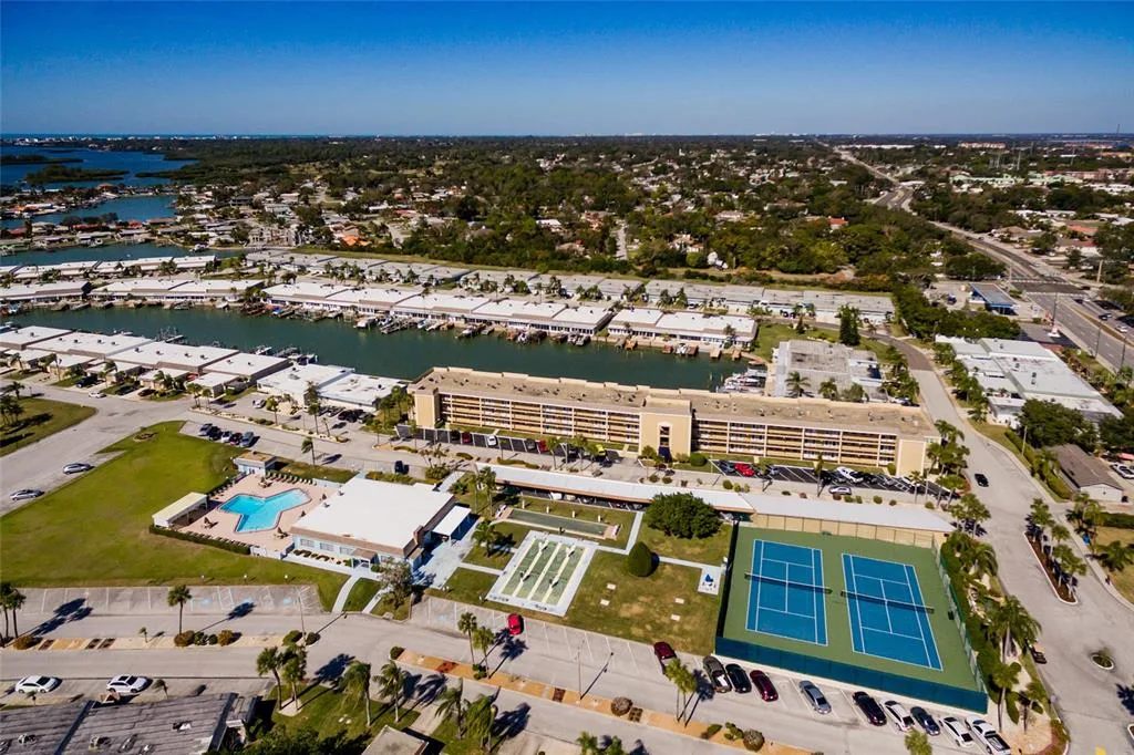 1 BOCA CIEGA POINT BOULEVARD # 206, ST PETERSBURG, FL 33708