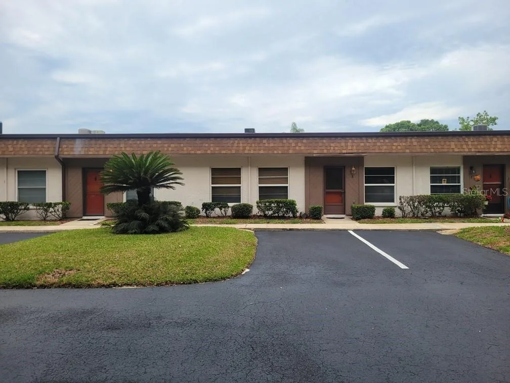 6141 CHESHAM DRIVE # 8, NEW PORT RICHEY, FL 34653