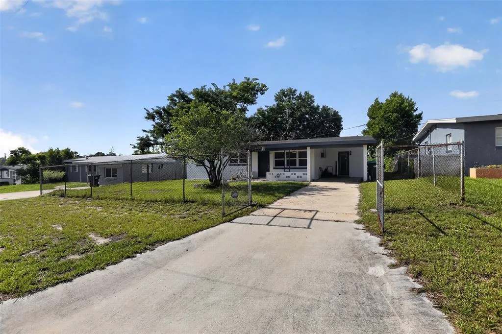 6120 W RIDGEWOOD AVENUE, ORLANDO, FL 32835
